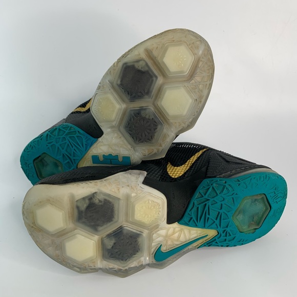 NIKE LEBRON XII LOW SVSM BASKETBALL SHOES SIZE 8 - Picture 10 of 10